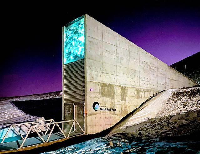 776px-Entrance_to_the_Seed_Vault_%28cropped%29.jpg