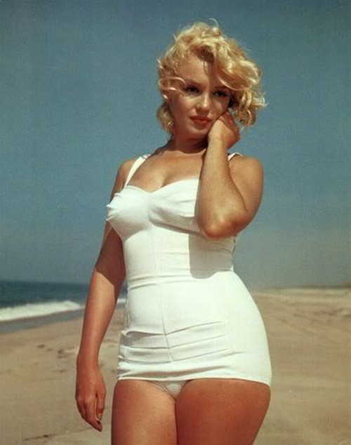 Marilyn-Monroe-swimsuit-14.jpg