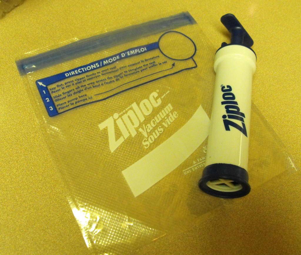 Ziploc Vacuum Starter Kit, Quart